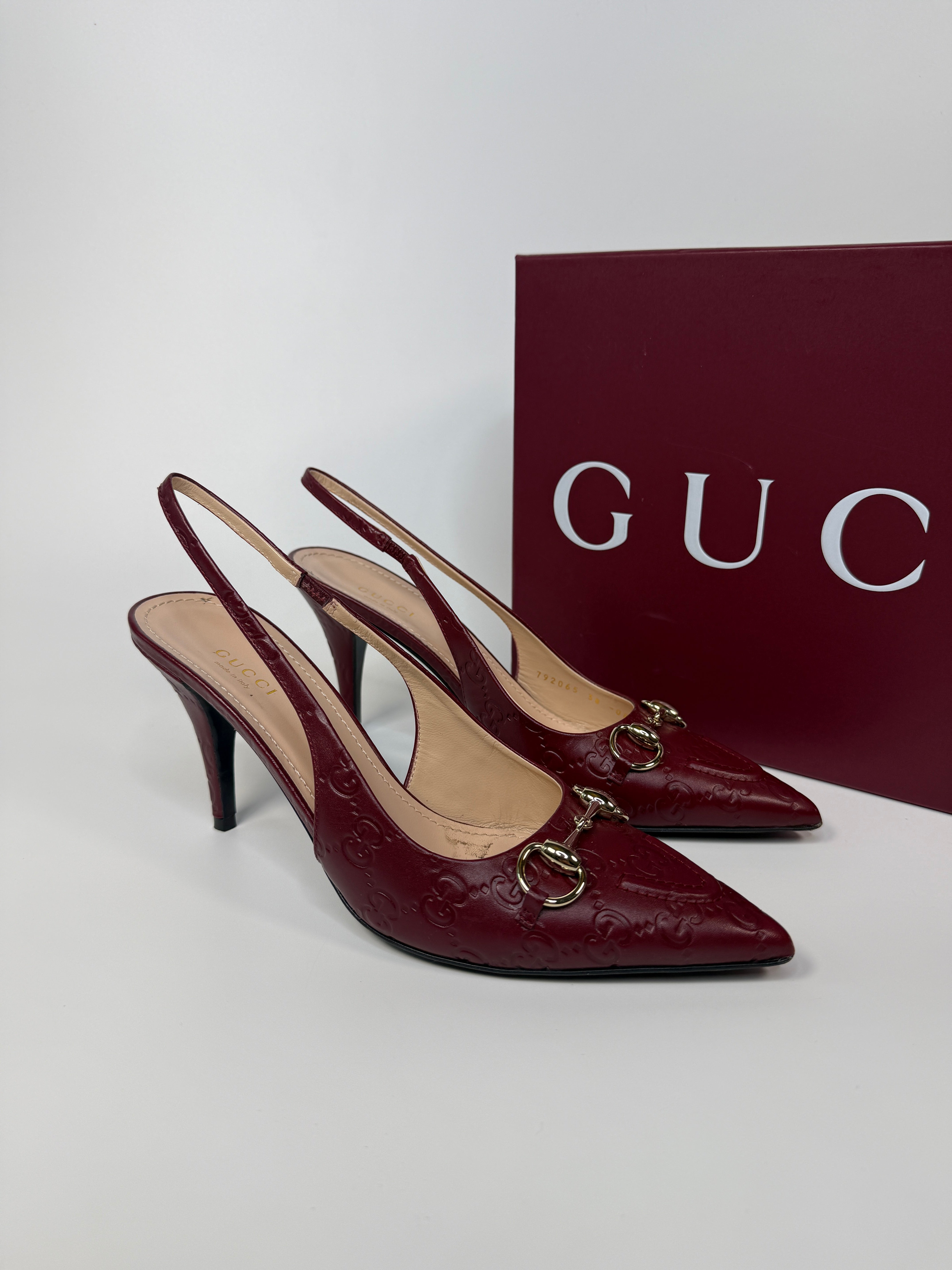 Gucci Horsebit Embellished Embossed Leather Pumps In Rosso Ancora
Authentic Pre Loved Verified by Luxe Cheshire Trusted Designer resale