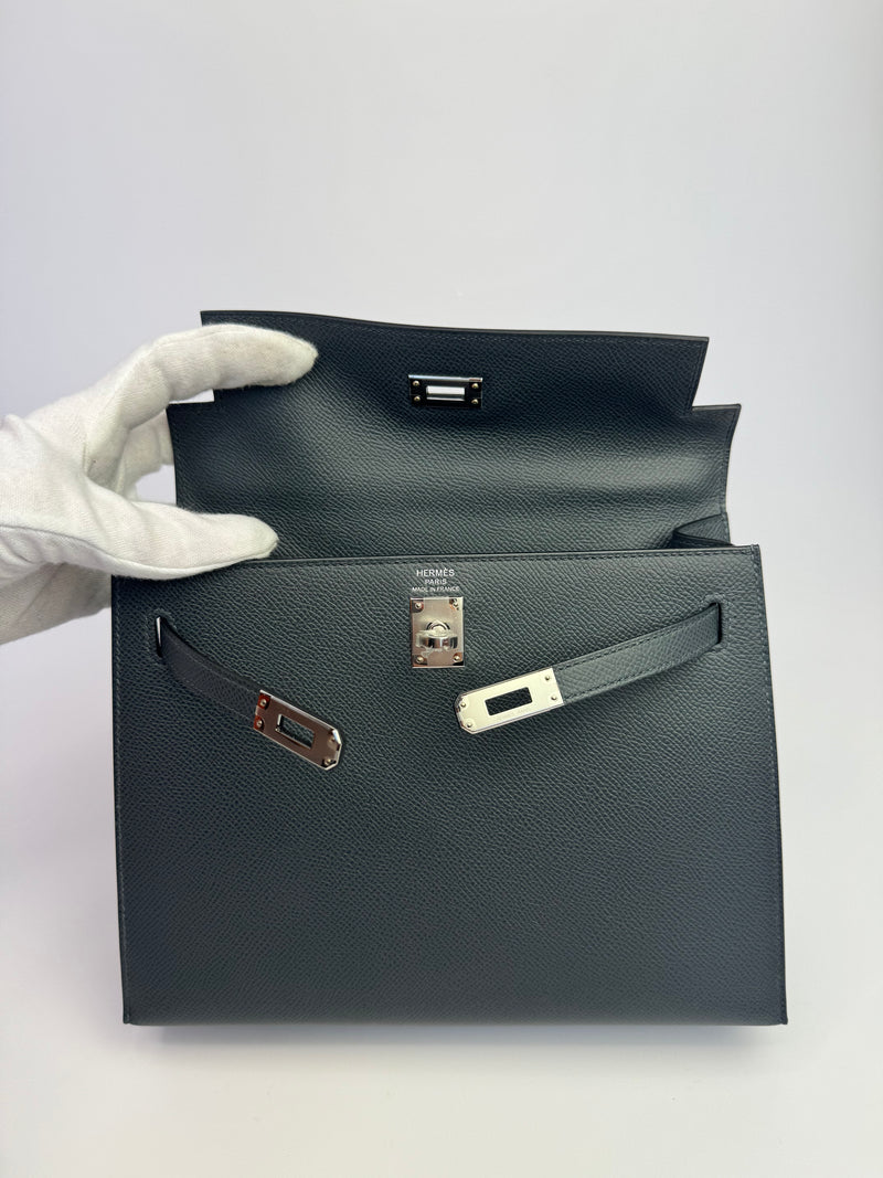 Hermès Kelly Sellier 25 In Gris Misty Epsom Leather With PHW