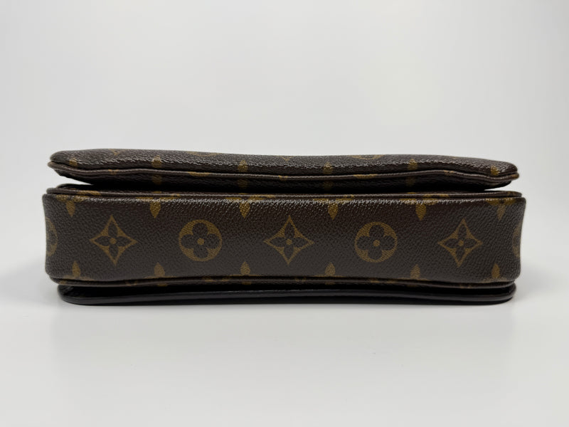 Louis Vuitton Pochette Métis Bag