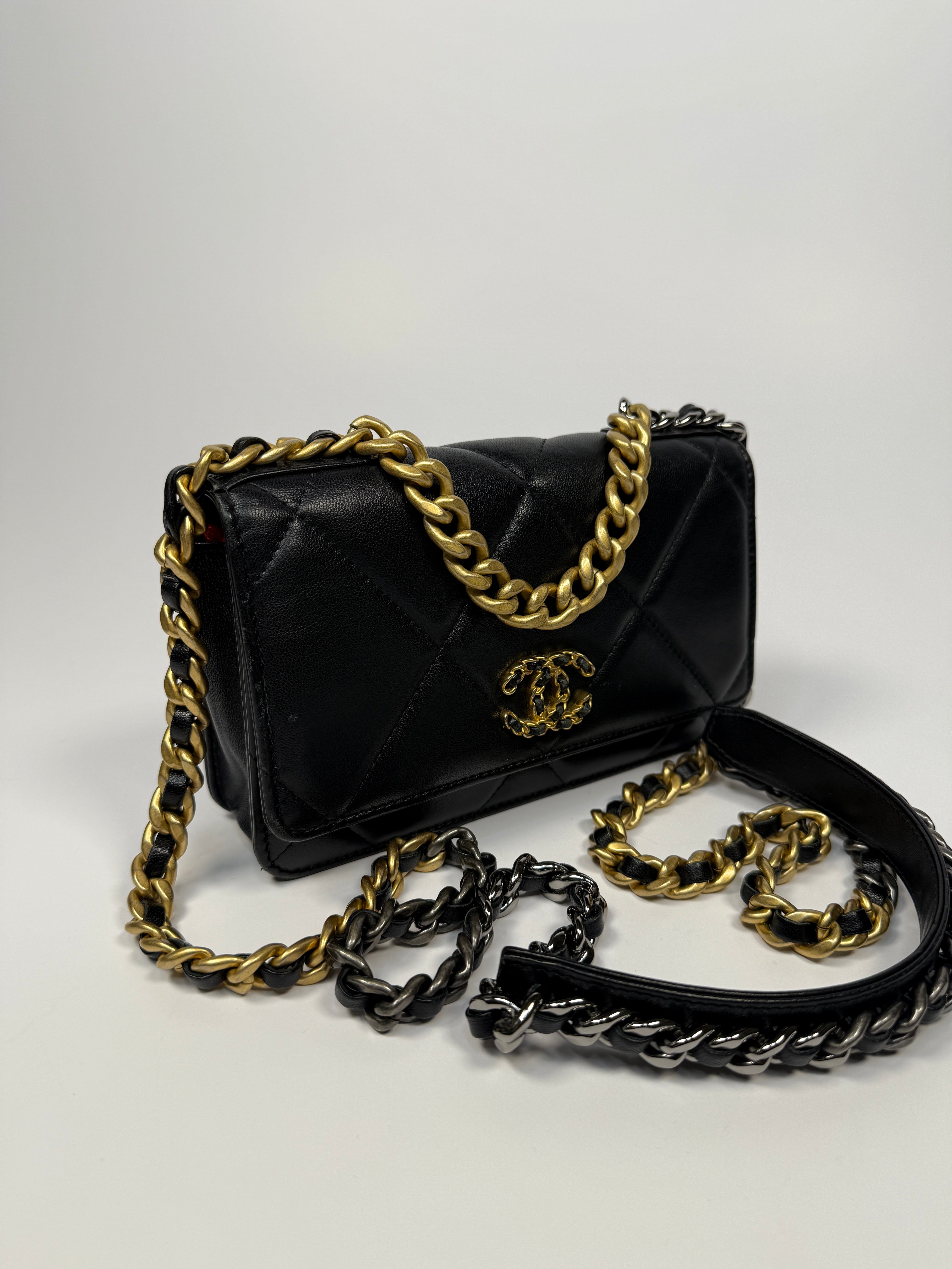 Chanel 19 Wallet On Chain In Black Lambskin With Mixed Metal Hardware. Excellent condition. Authentic and preloved.