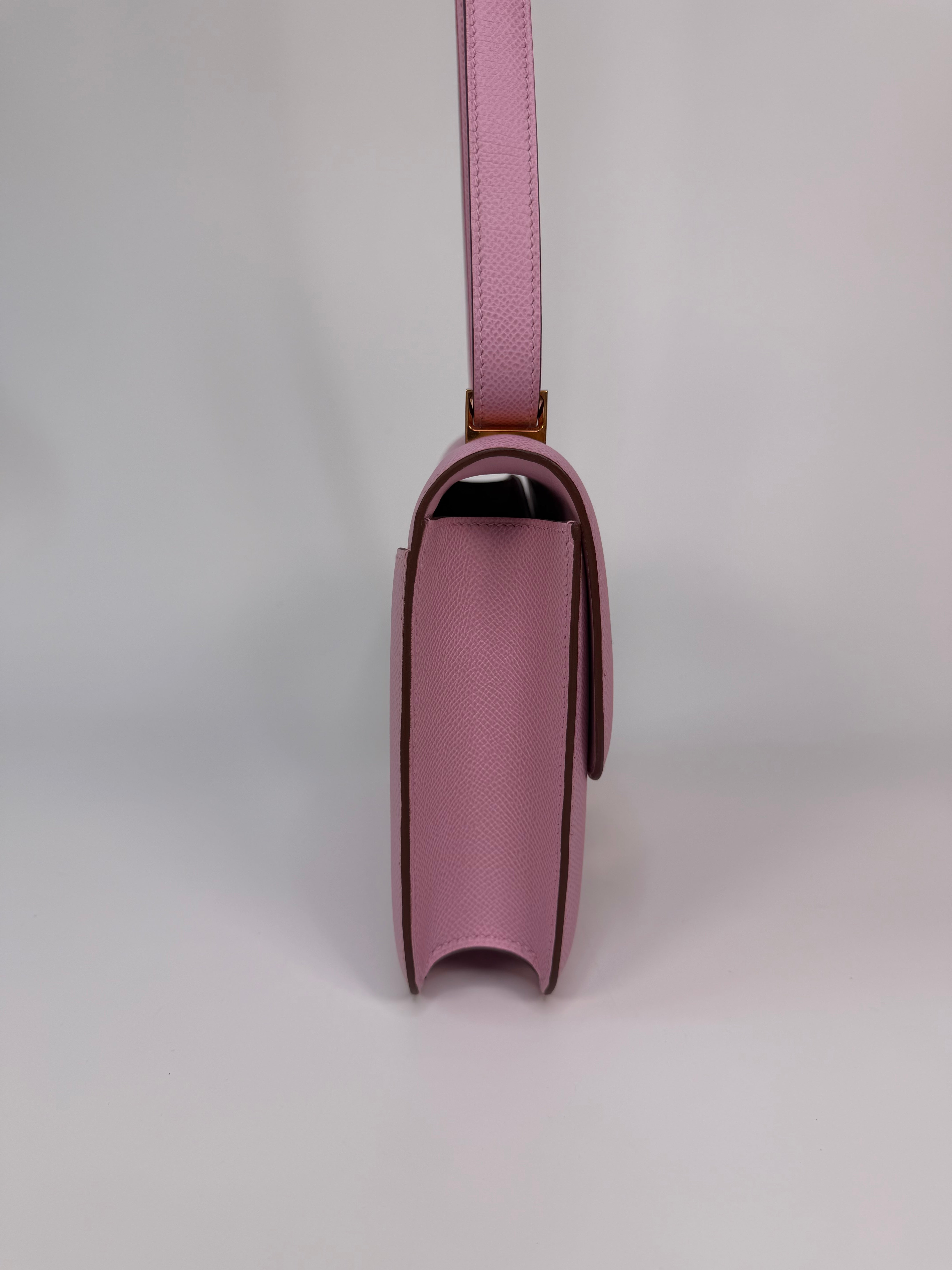 Hermès Constance 22 In Mauve Sylvester Epsom Leather With Rose Gold Hardware. Authentic and preloved in excellent condition. 100% guarantee.