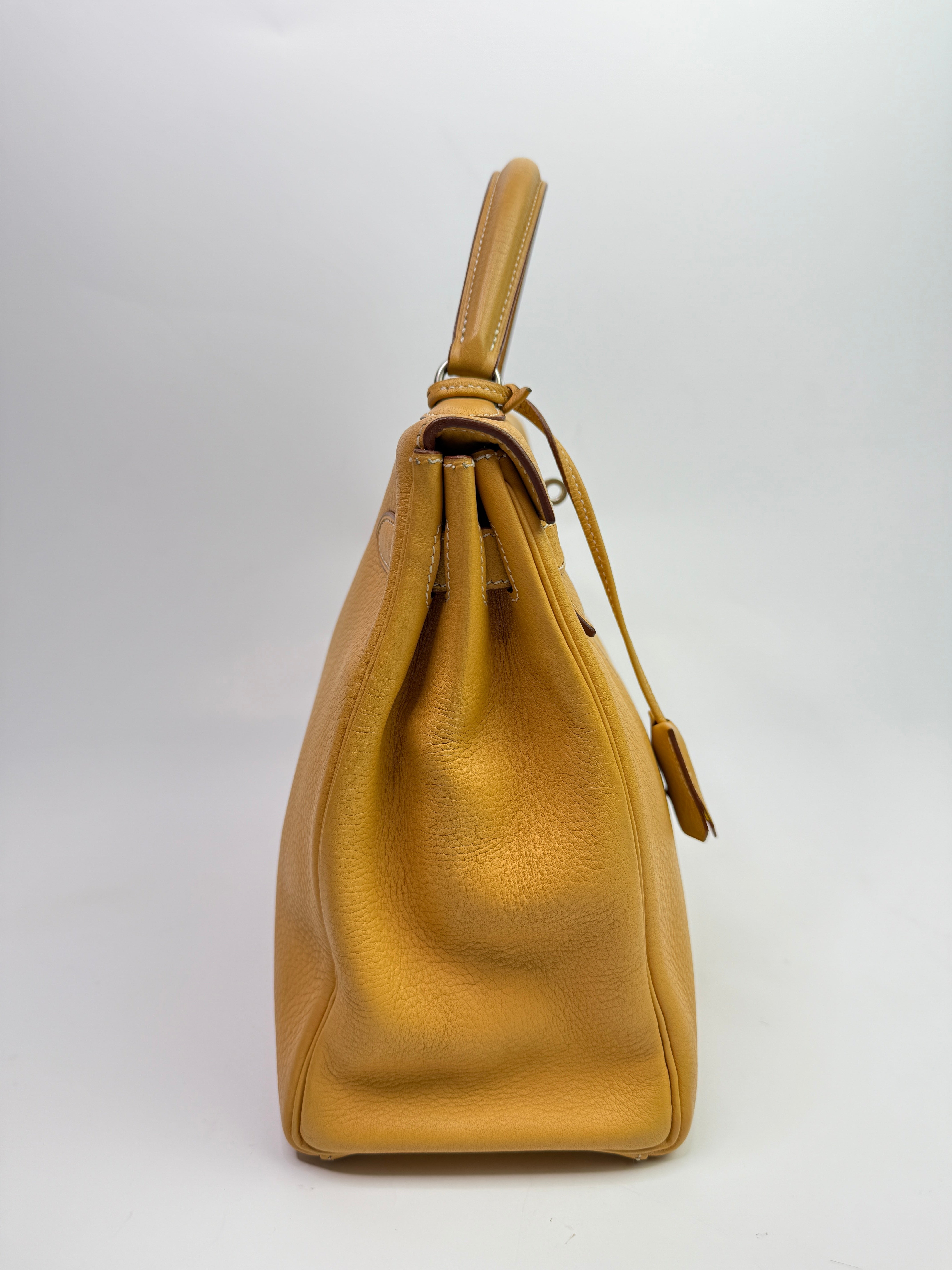 Hermès Kelly 32 Natural Sable Veau Taurillion Clemence Leather PHW