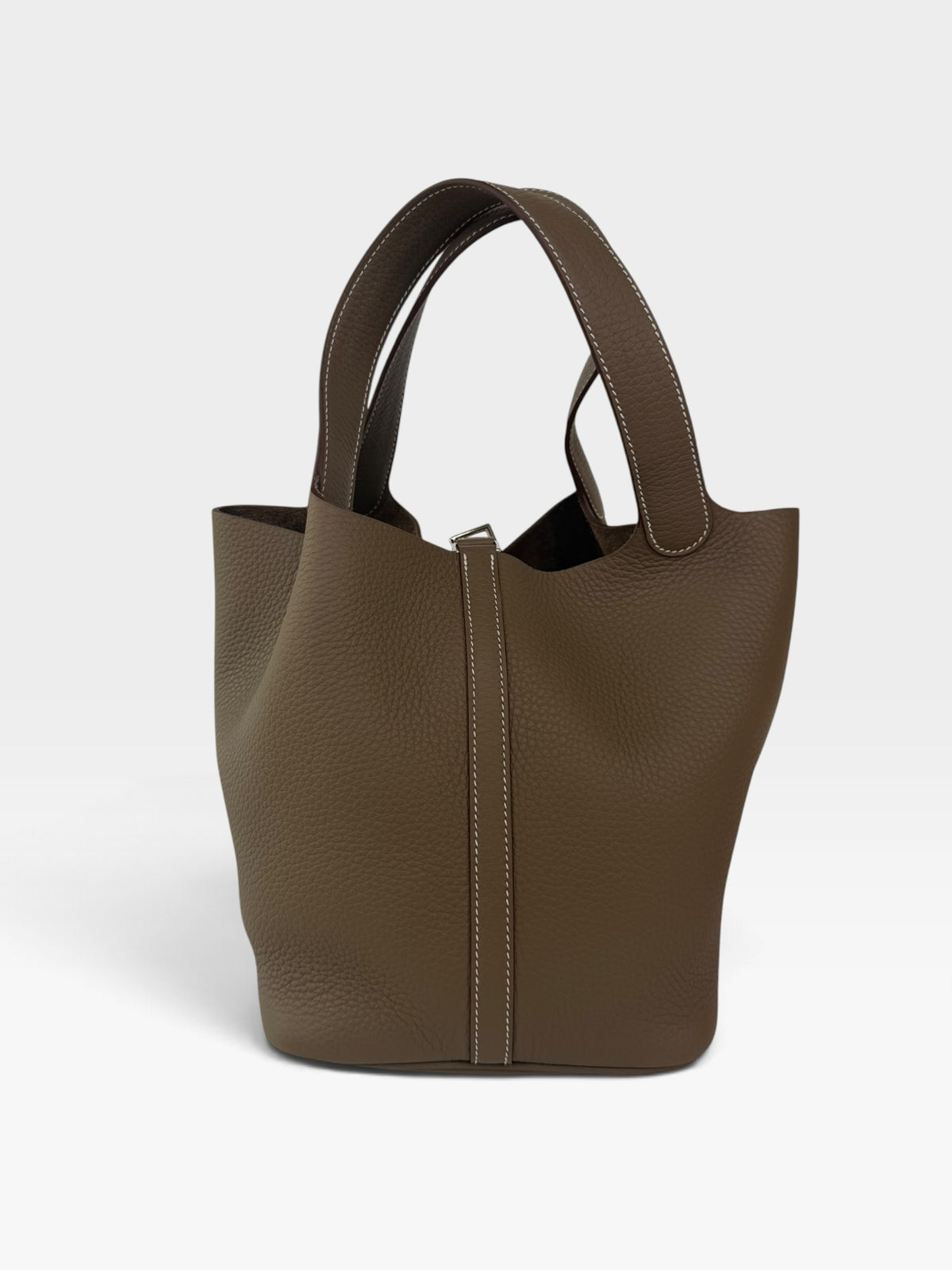 Hermès Picotin 22 In Etoupe Clemence Leather With Palladium Hardware. Authentic and preloved in new and unused condition. 100% guarantee