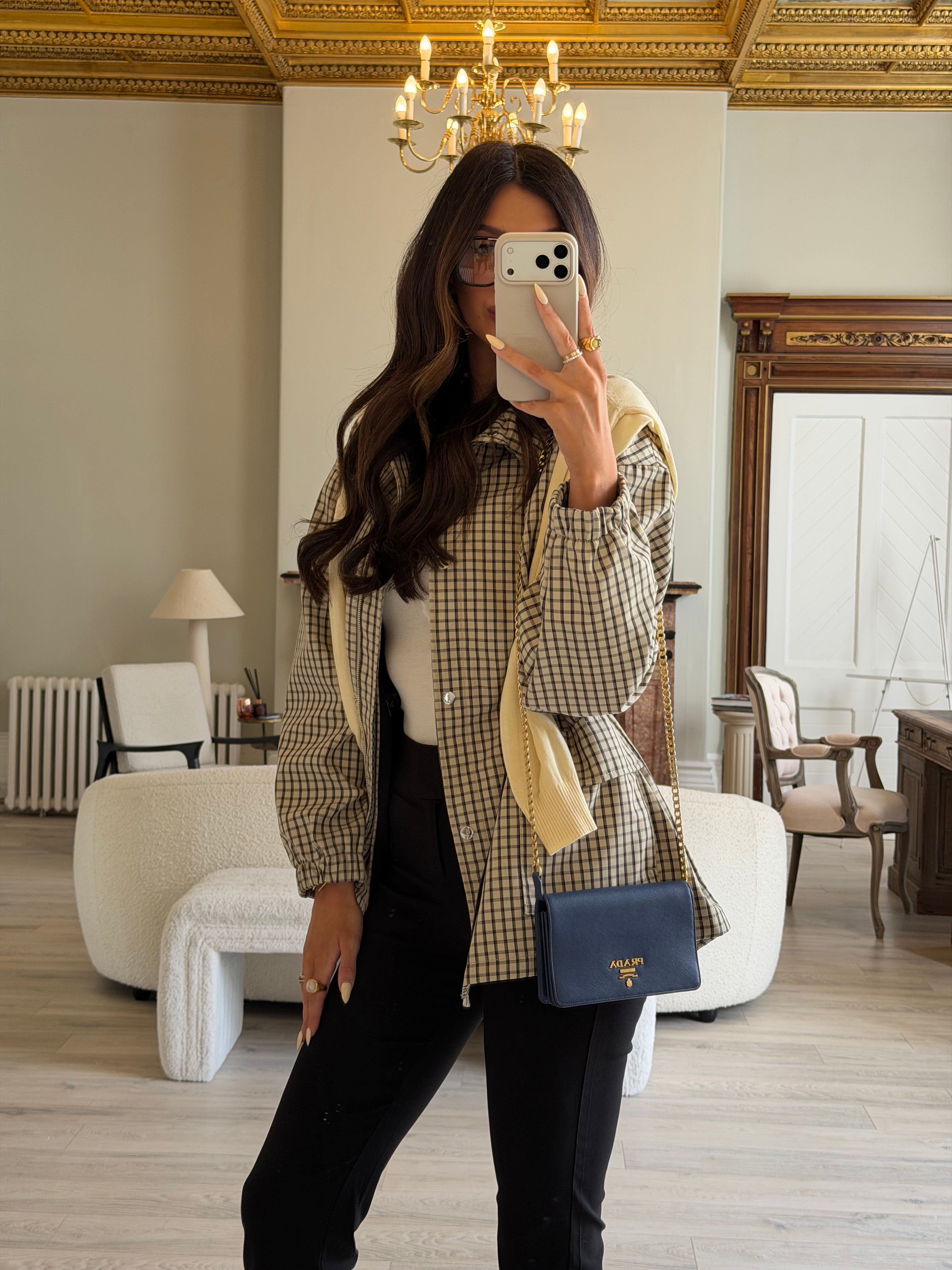 Authentic and preloved Prada Wallet Chain Bag In Blue Saffiano Leather With Gold Hardware. Very Good condition. 100% Authenticity guarantee 