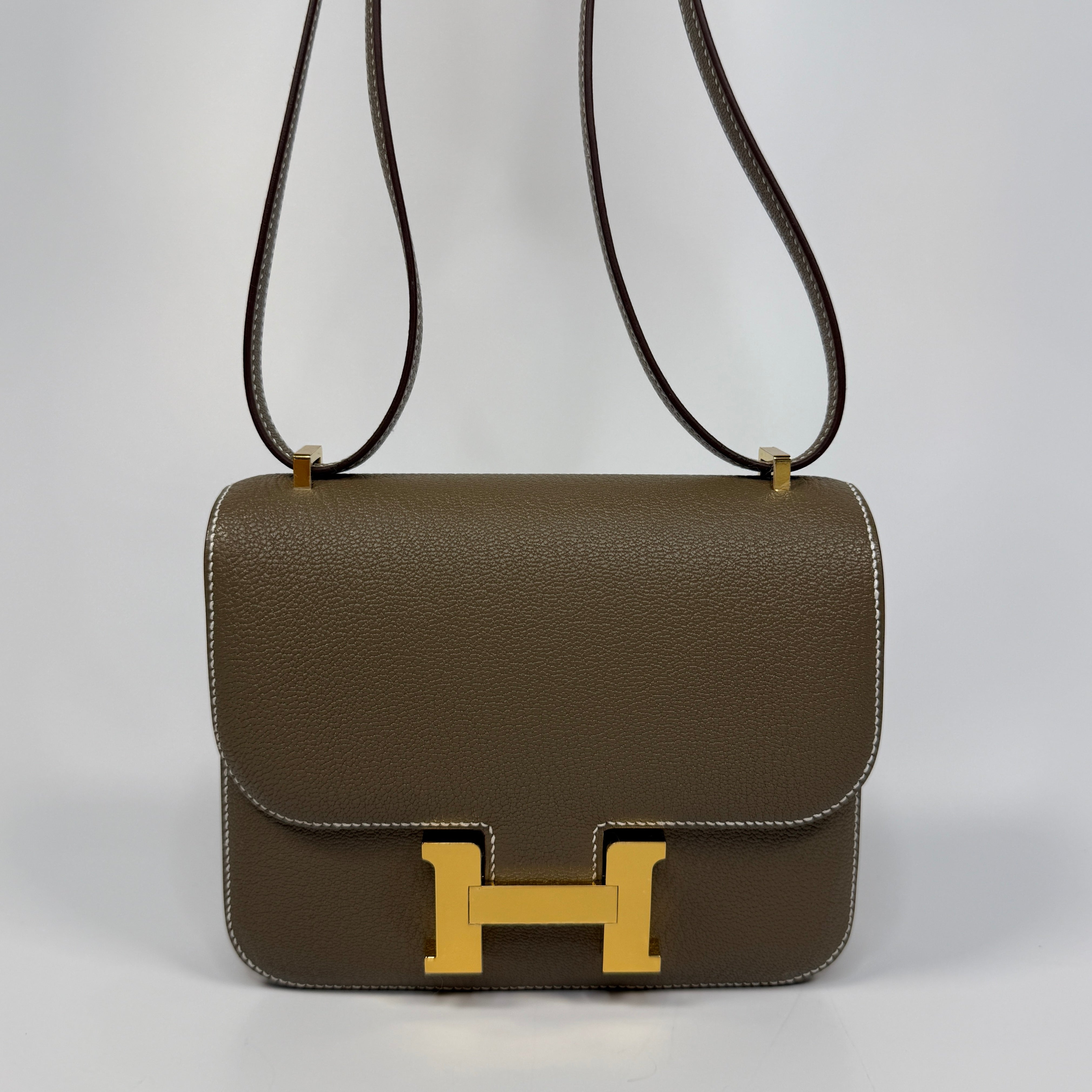 Hermès Constance 18 In Etoupe Epsom Leather With Gold Hardware. New and unused. Authentic and preloved