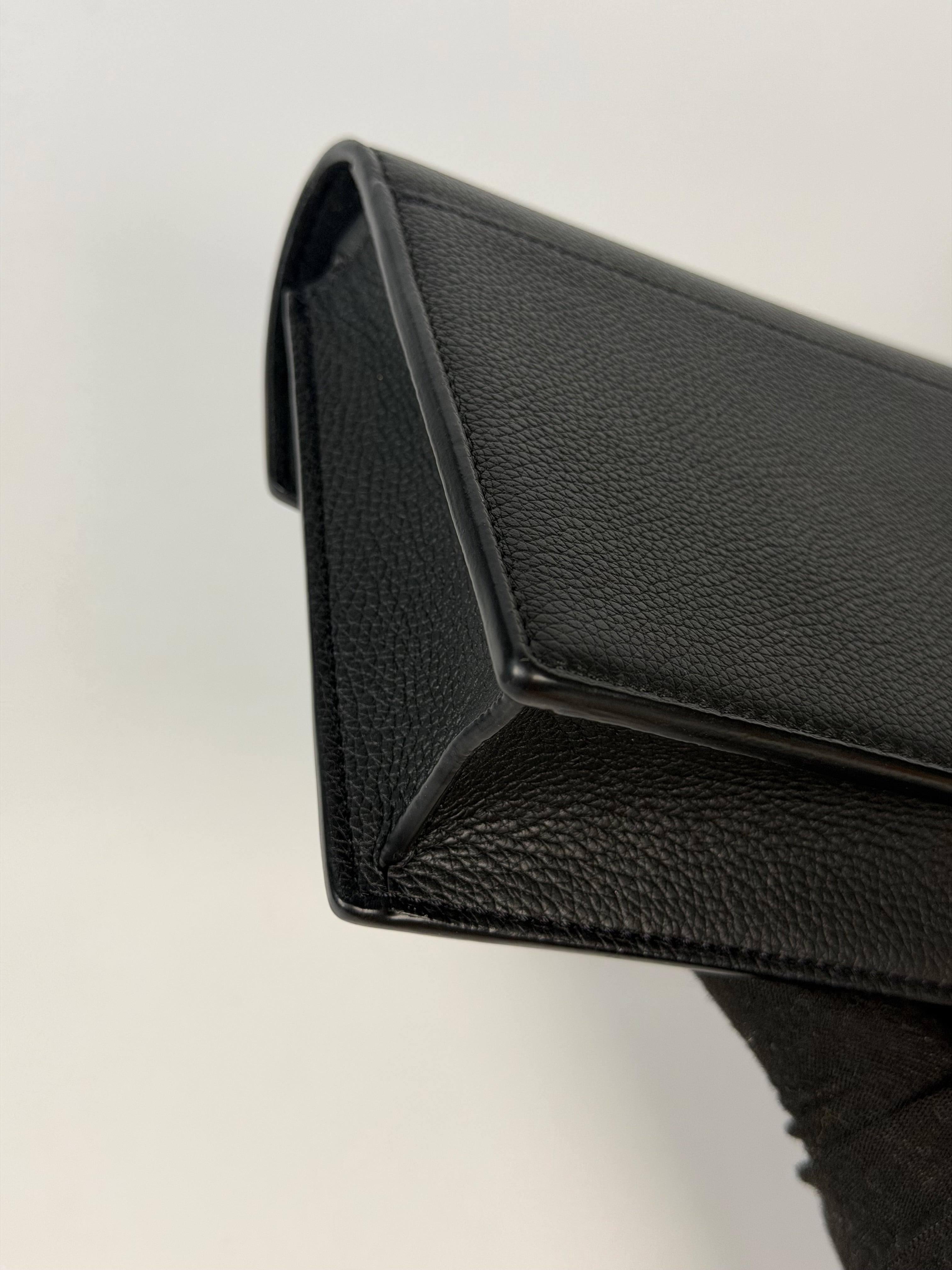 Louis Vuitton Pochette Chain MyLockMe In Black Leather With Silver Hardware in excellent condition 100% authentic and preloved 