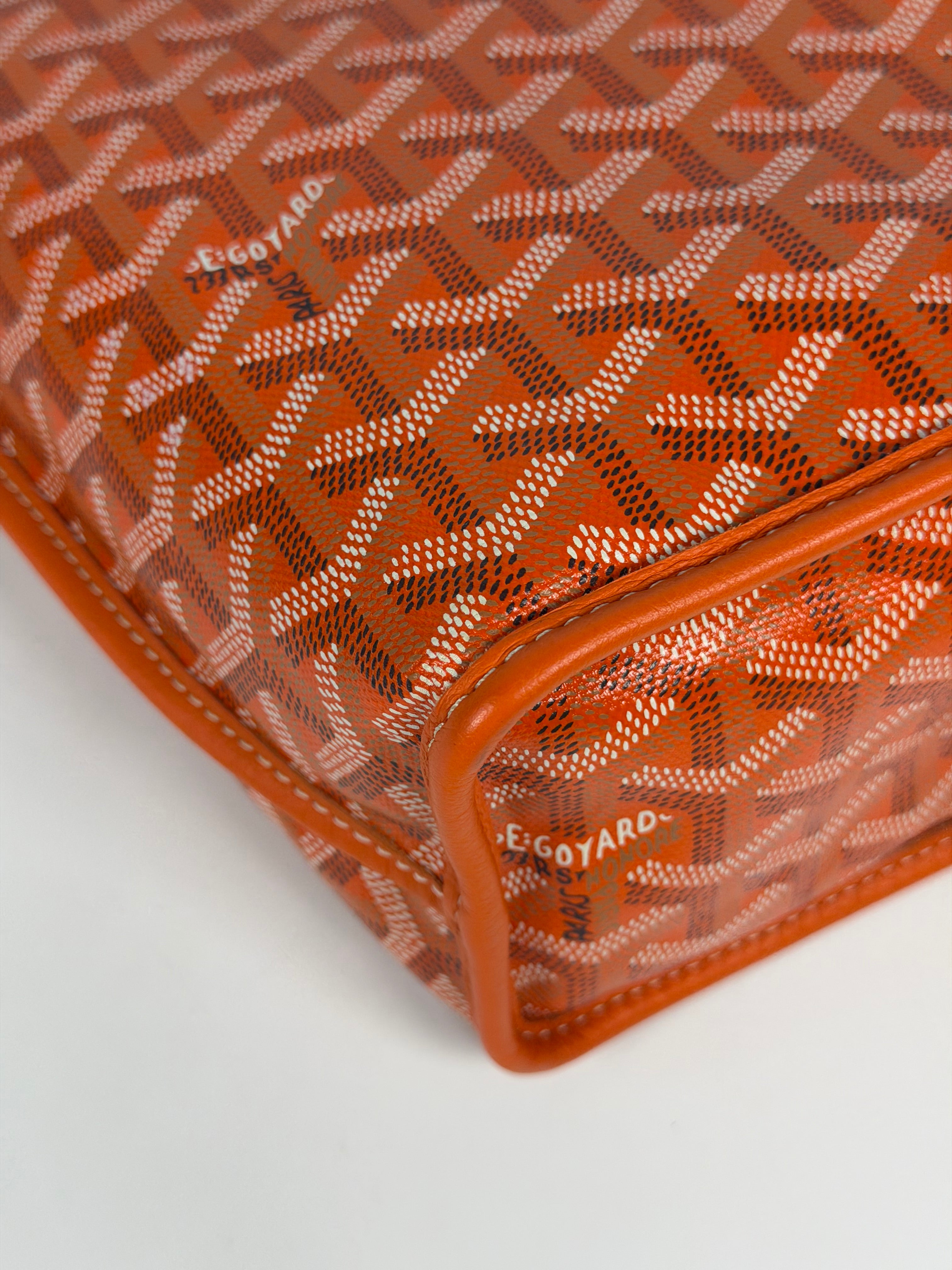 Goyard Mini Anjou Orange Leather, excellent condition pre loved condition. Verified by Luxe Cheshire. Insured next day delivery 
