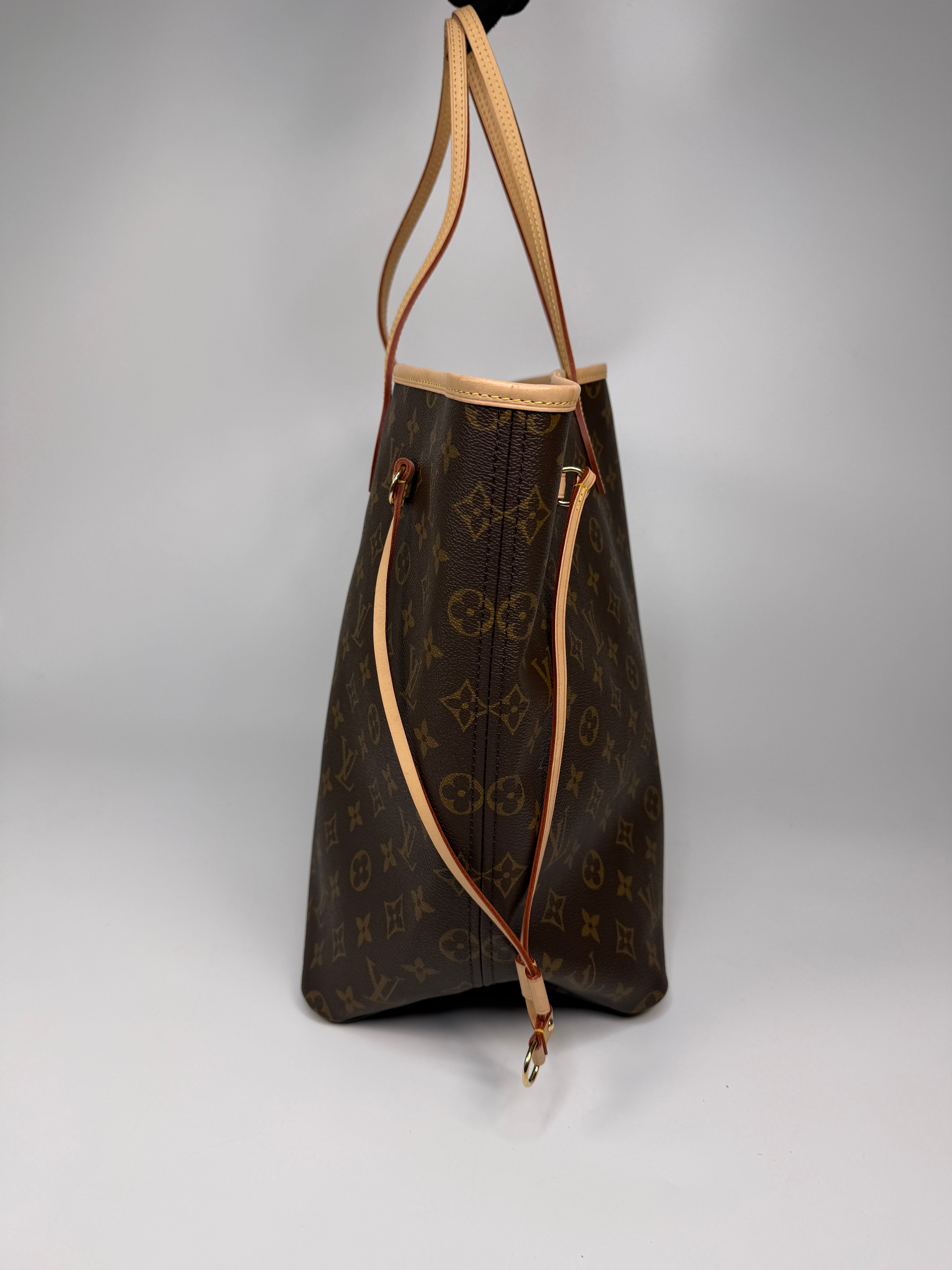Louis Vuitton Neverfull GM Tote Bag
Authentic Pre Loved Verified by Luxe Cheshire Trusted Designer resale