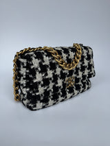 Chanel 19 Large In Houndstooth Tweed