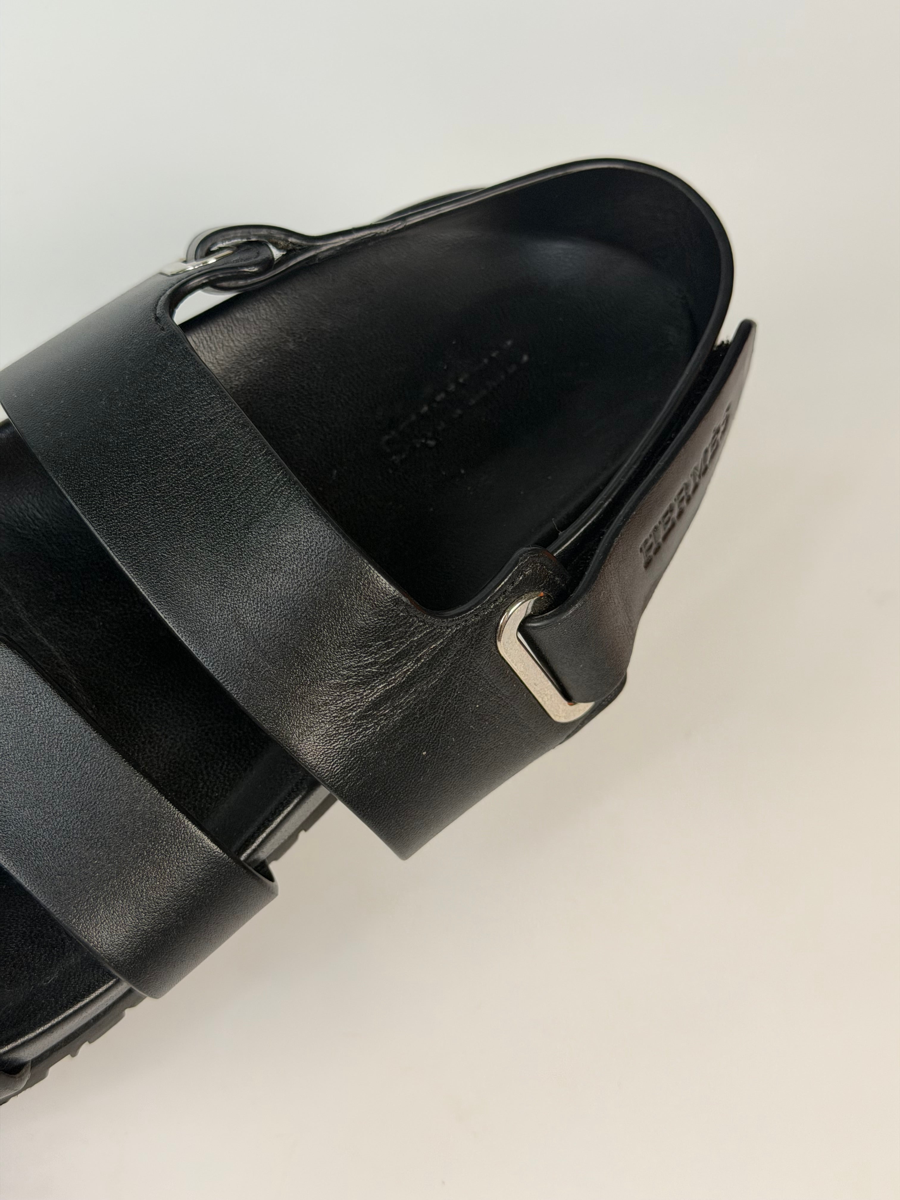 Hermès Genius Sandals In Black (Size 37/UK4) in very good condition 100% authentic and preloved