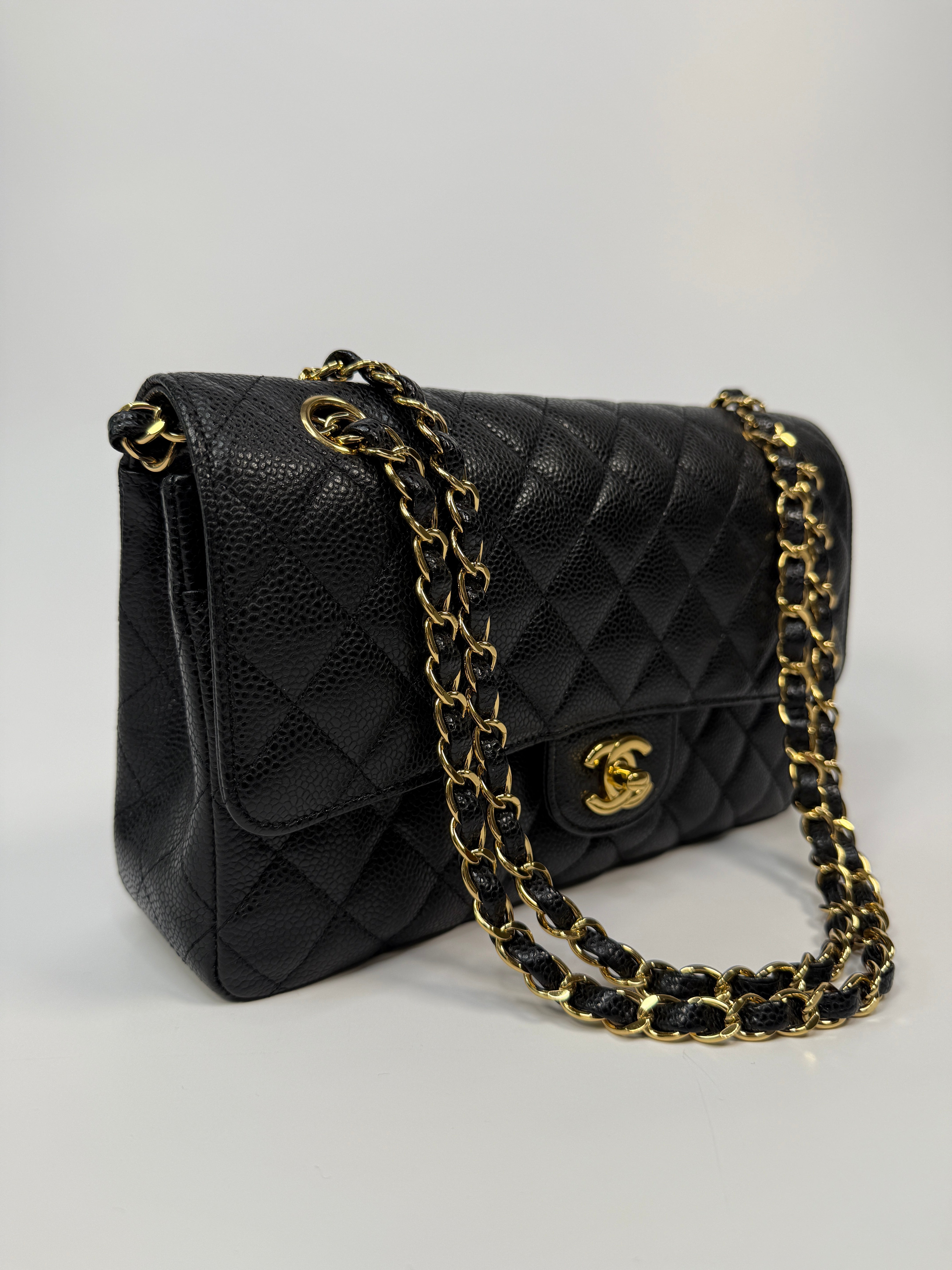 Chanel Medium Classic Double Flap Black Caviar With GHW