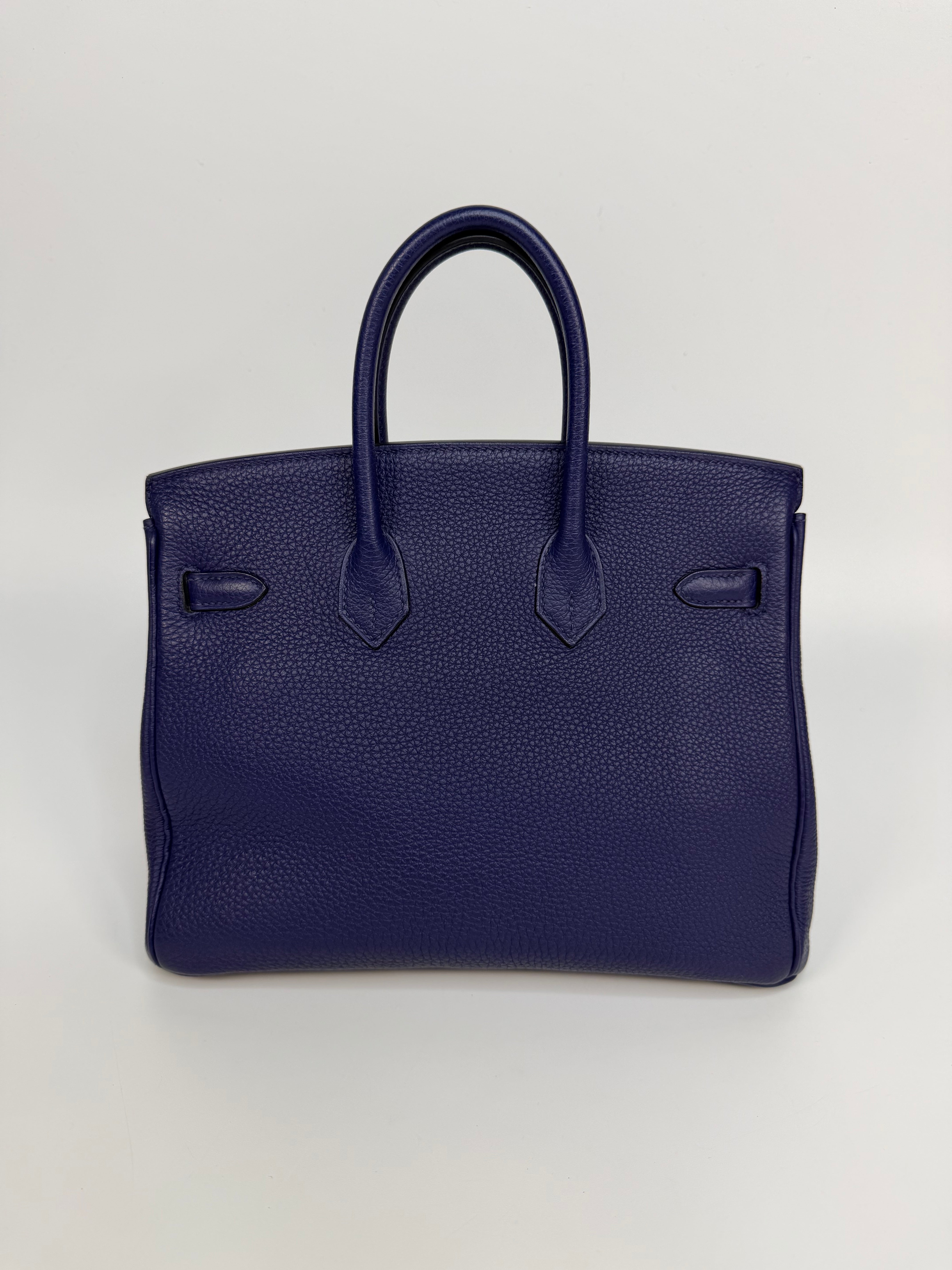 Hermès Birkin 25 In Blue Sapphire Togo With Palladium Hardware. Authentic and preloved in excellent condition