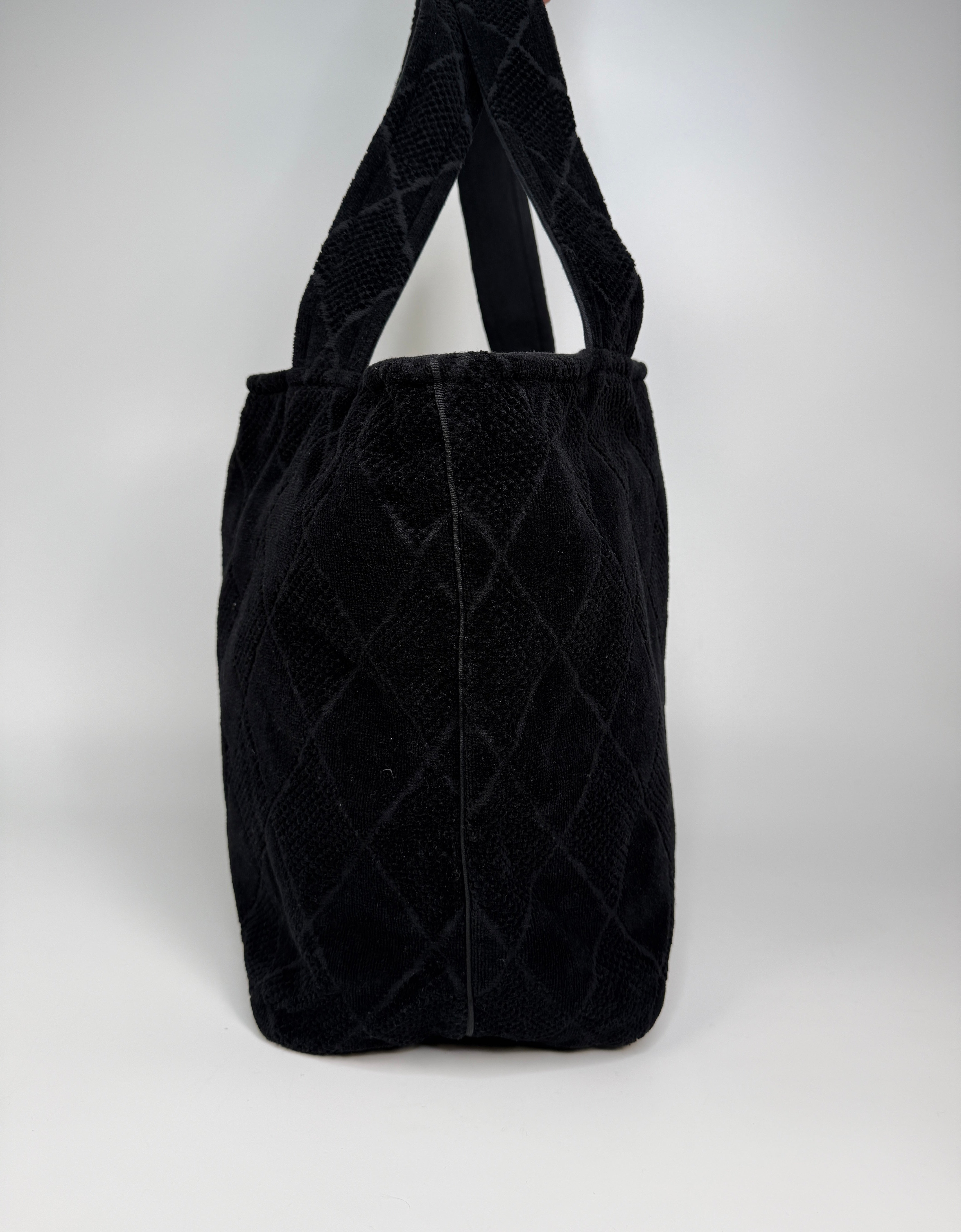 Chanel DePlage Beach Bag in Black Fabric. Excellent preloved authentic 