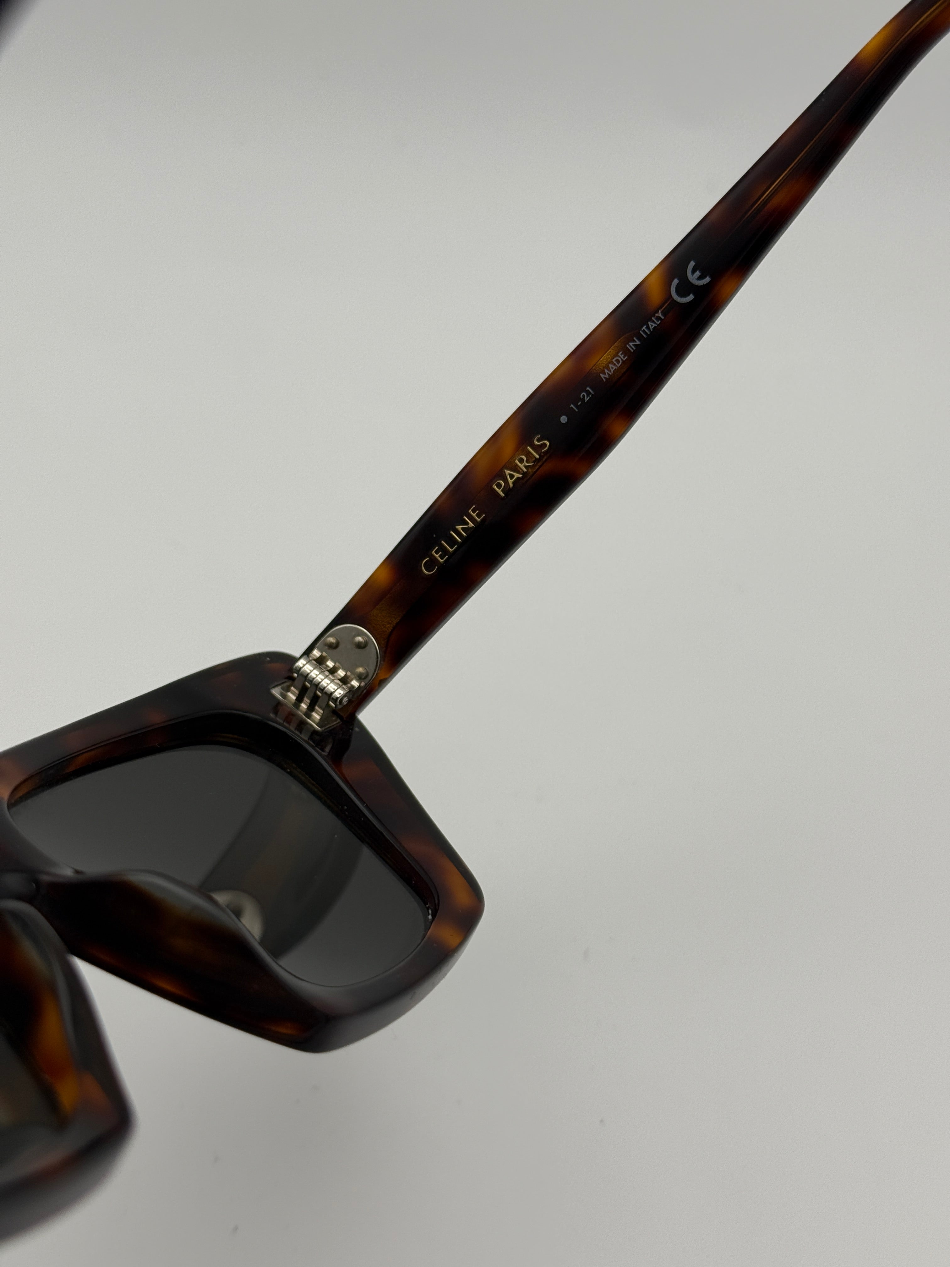 Celine CL401871 Sunglasses. Authentic and preloved in excellent condition. 100% Authenticity guarantee 