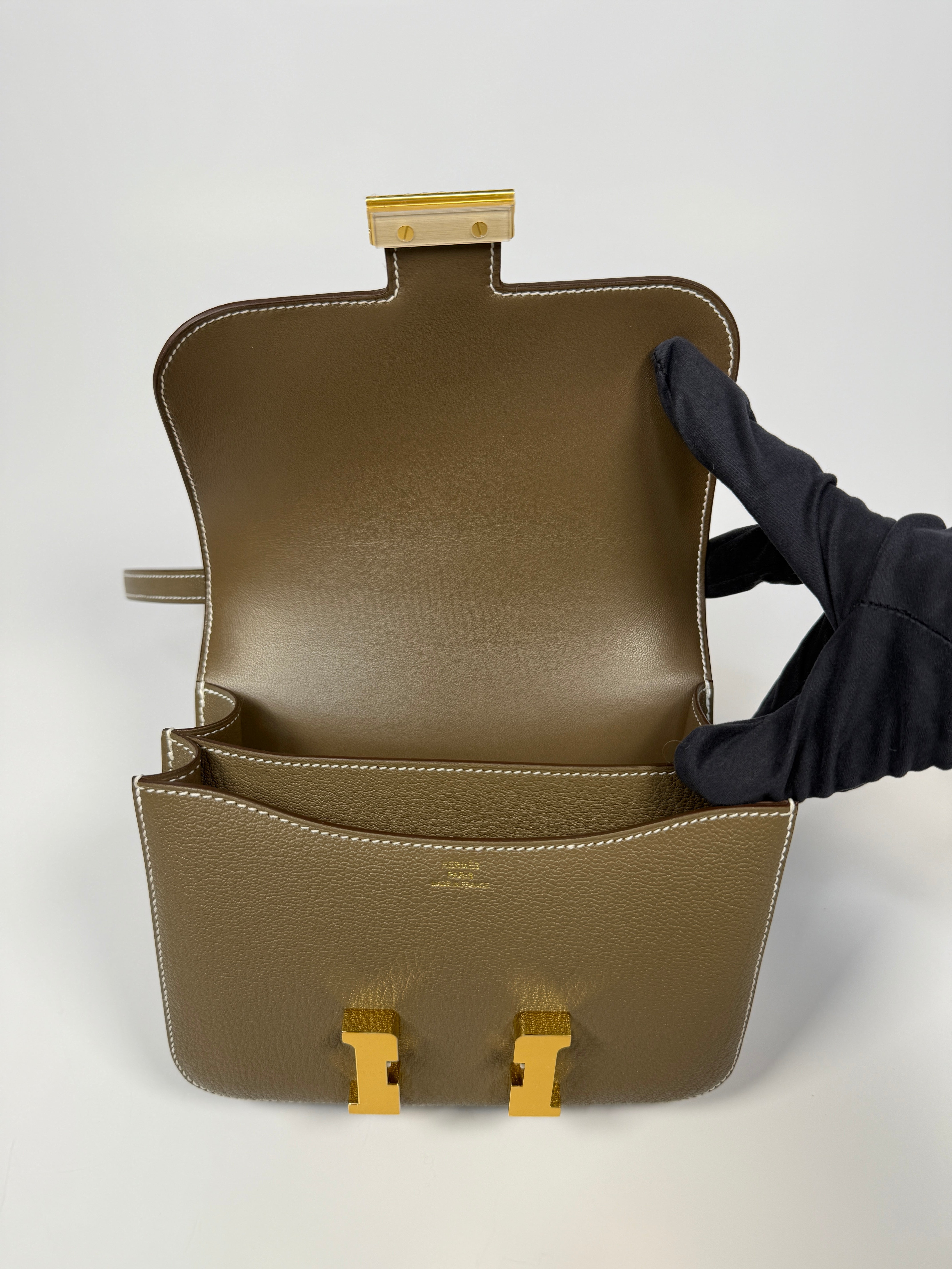 Hermès Constance 18 In Etoupe Epsom Leather With Gold Hardware. New and unused. Authentic and preloved