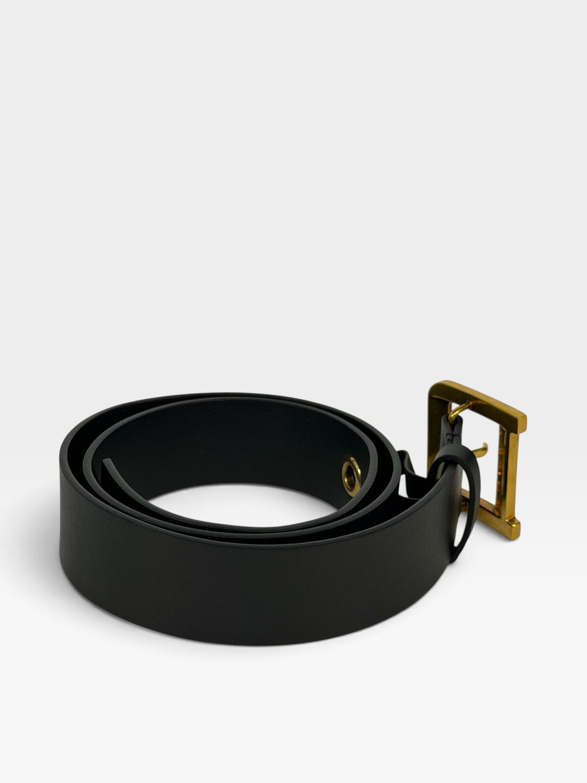 Christian Dior Belt In Black Leather With Gold Hardware 100% authentic preloved in excellent condition
