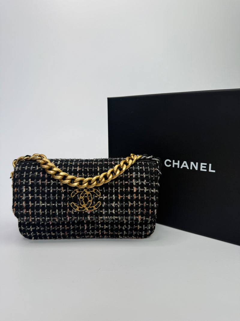 Chanel 19 Wallet On Chain In Tweed Fabric