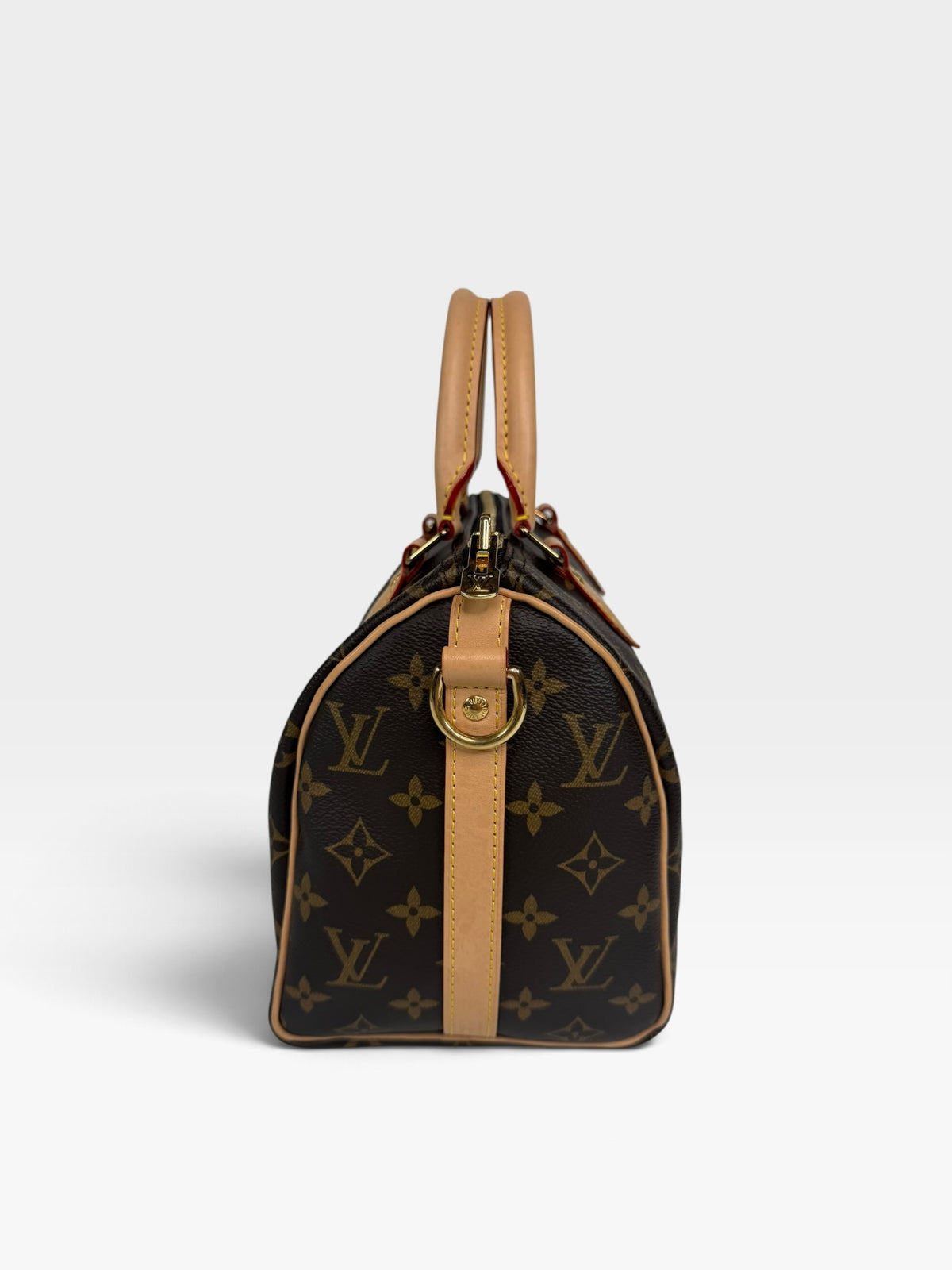 Louis Vuitton Speedy Bandoulière 25 In Monogram Canvas With Gold Hardware. Authentic and preloved in excellent condition. 100% guarantee