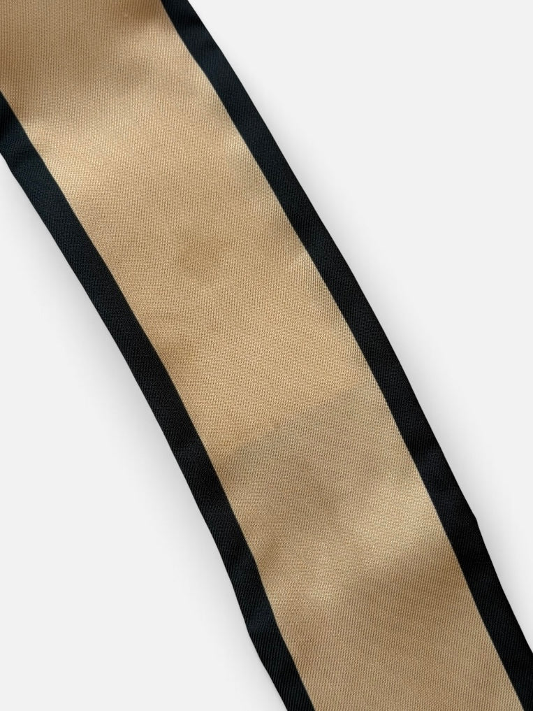 Chanel Slim Bandeau Silk Twill In Black & White Multicolour. 100% authentic and preloved in excellent condition