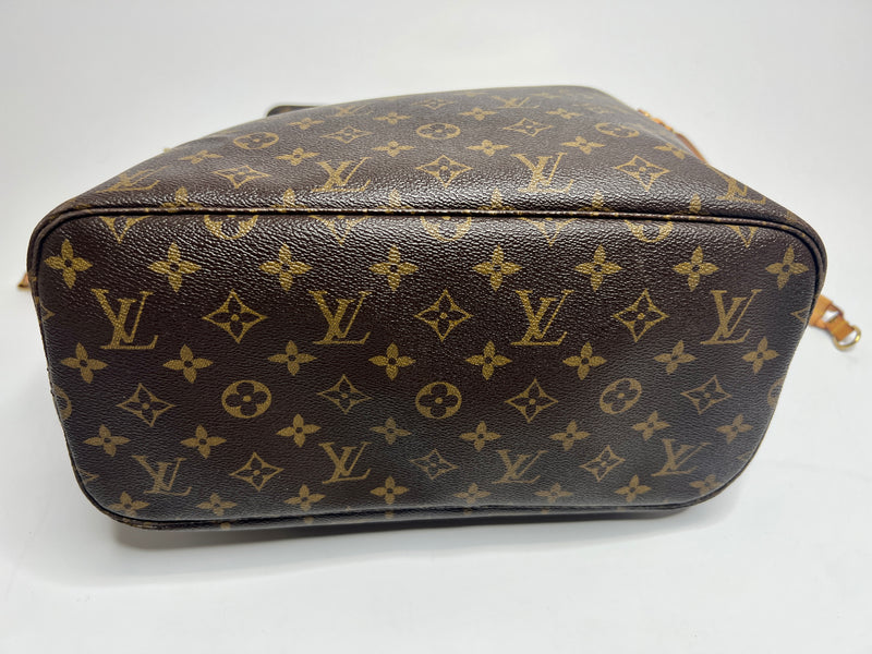 Louis Vuitton Neverfull MM Bag