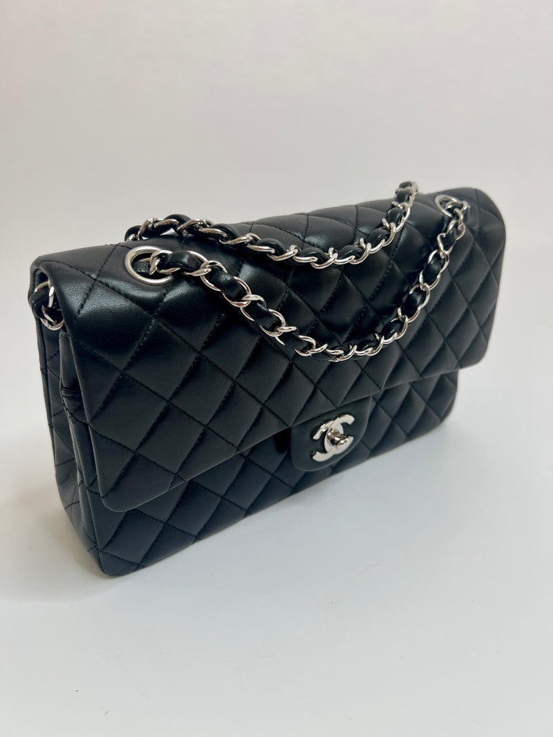 Chanel Black Lambskin Leather Medium Classic Double Flap
