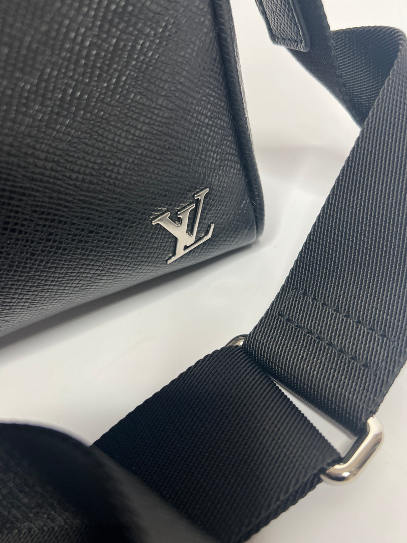 Louis Vuitton Messenger Bag