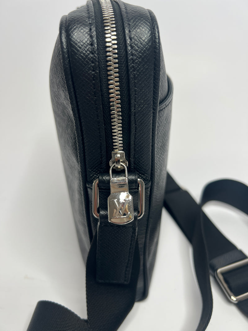 Louis Vuitton Messenger Bag