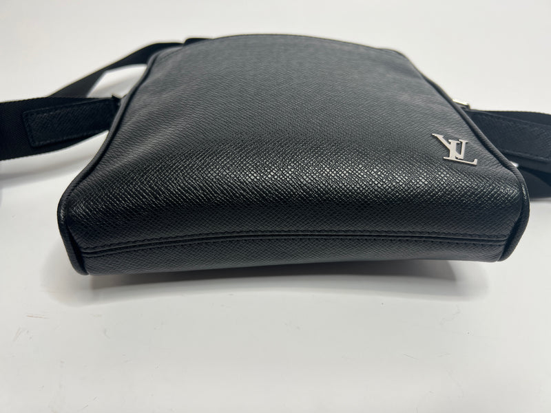 Louis Vuitton Messenger Bag