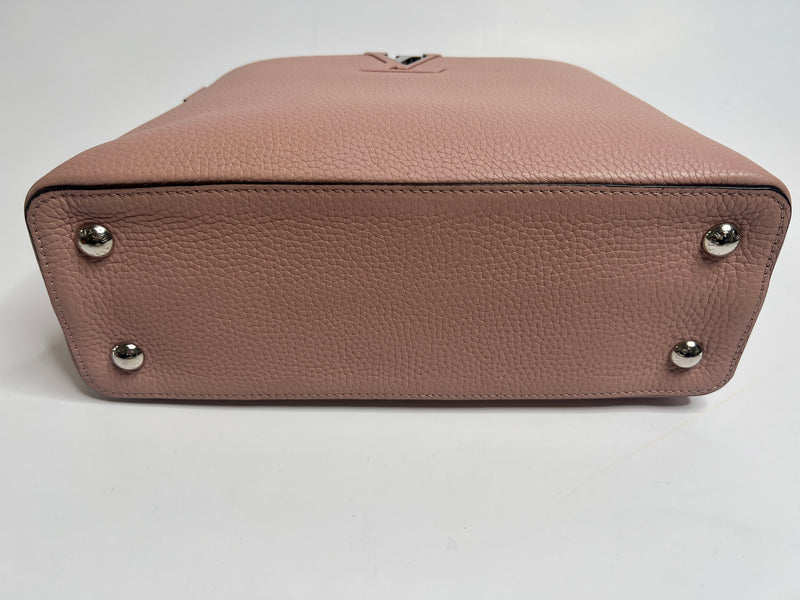 Louis Vuitton Capucines MM Bag In Magnolia Taurillion Leather
