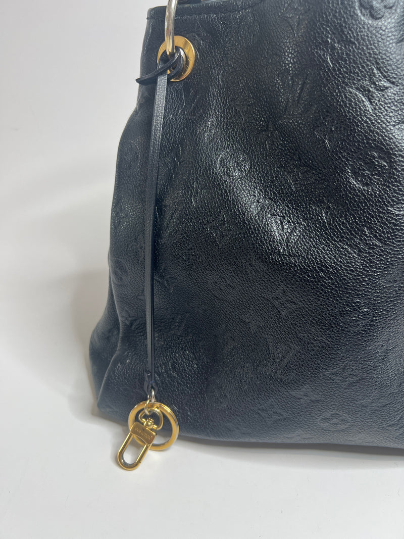 Louis Vuitton Monogram Artsy MM Shoulder Bag