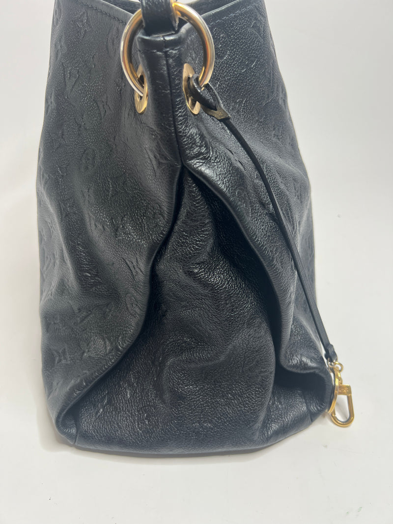 Louis Vuitton Monogram Artsy MM Shoulder Bag