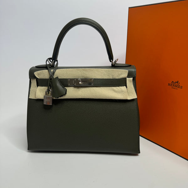 Hermès Kelly 28 II Retourne In Veau Epsom Leather With Palladium Hardware