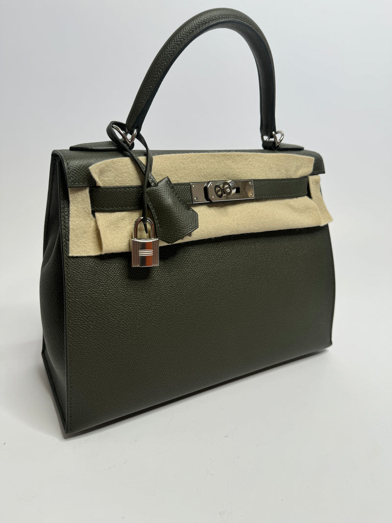 Hermès Kelly 28 II Retourne In Veau Epsom Leather With Palladium Hardware