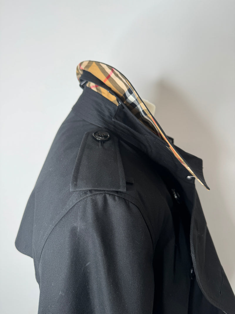 Burberry Black  Kensington Heritage Trench Coat (Size IT44 / UK 12)
