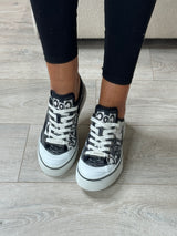 Chanel Black and White Canvas Low Sneakers (Size 37 / UK 4)