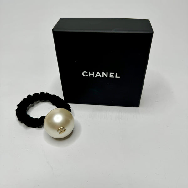Chanel Runway Large Pearl Bobble