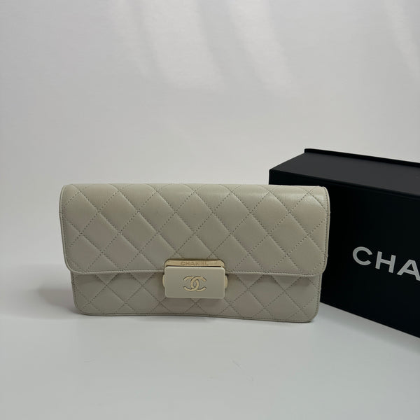 Chanel Ecru Clutch With Chain Bag