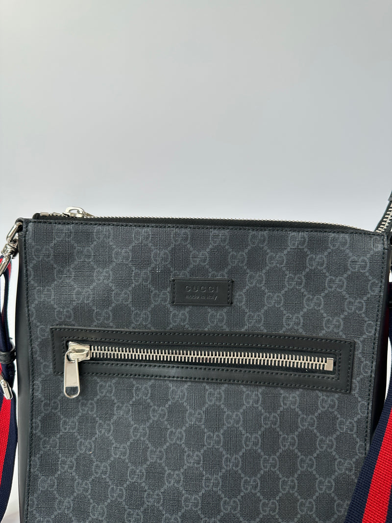 Gucci Supreme Monogram Messenger Bag