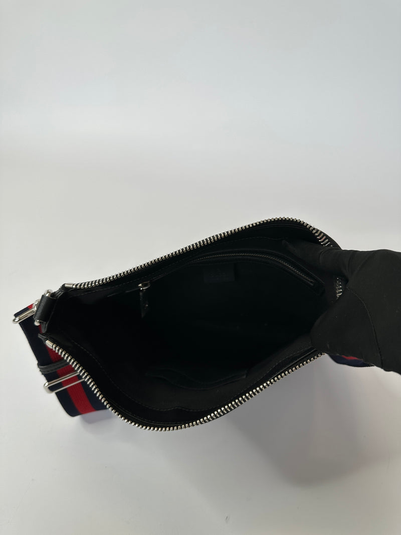 Gucci Supreme Monogram Messenger Bag