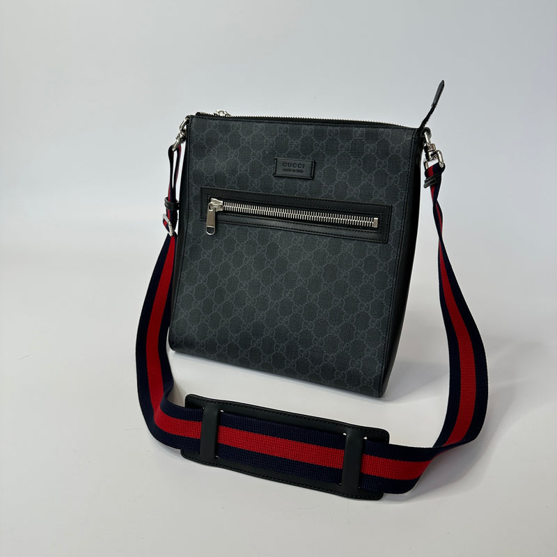 Gucci Supreme Monogram Messenger Bag