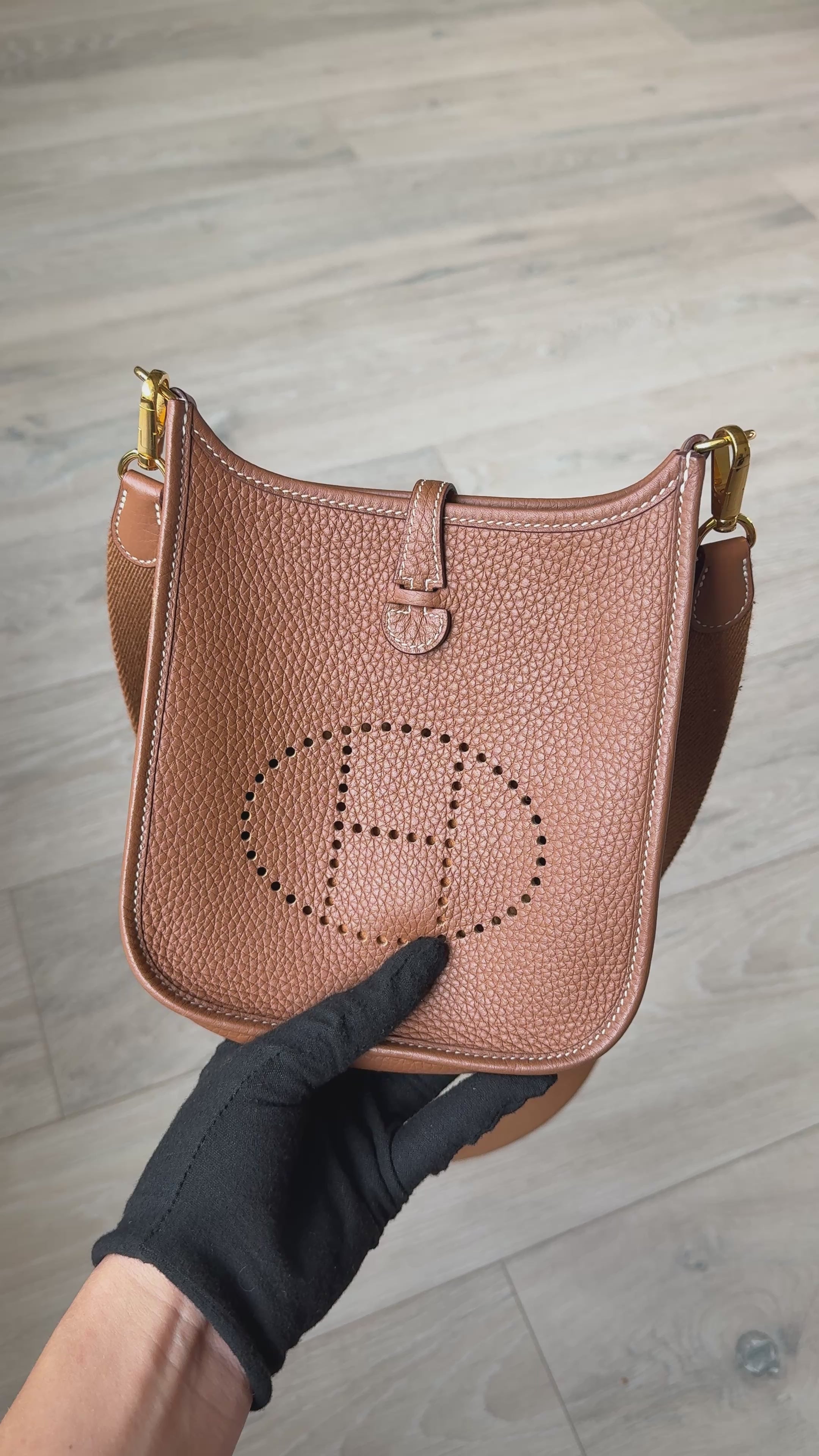 Hermès Evelyne TPM In Gold Clemence Leather With Gold Hardware In Very Good Condition 100% authentic and preloved