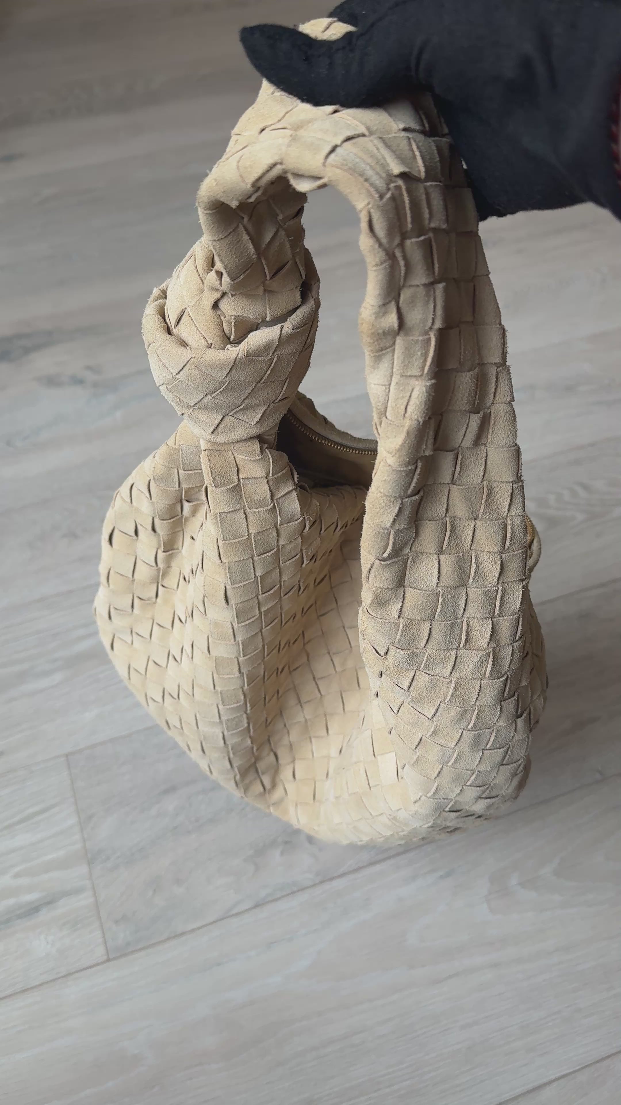 Bottega Veneta Large Knotted Jodie In Beige Intrecciato Suede. 100% authentic and preloved in excellent condition.