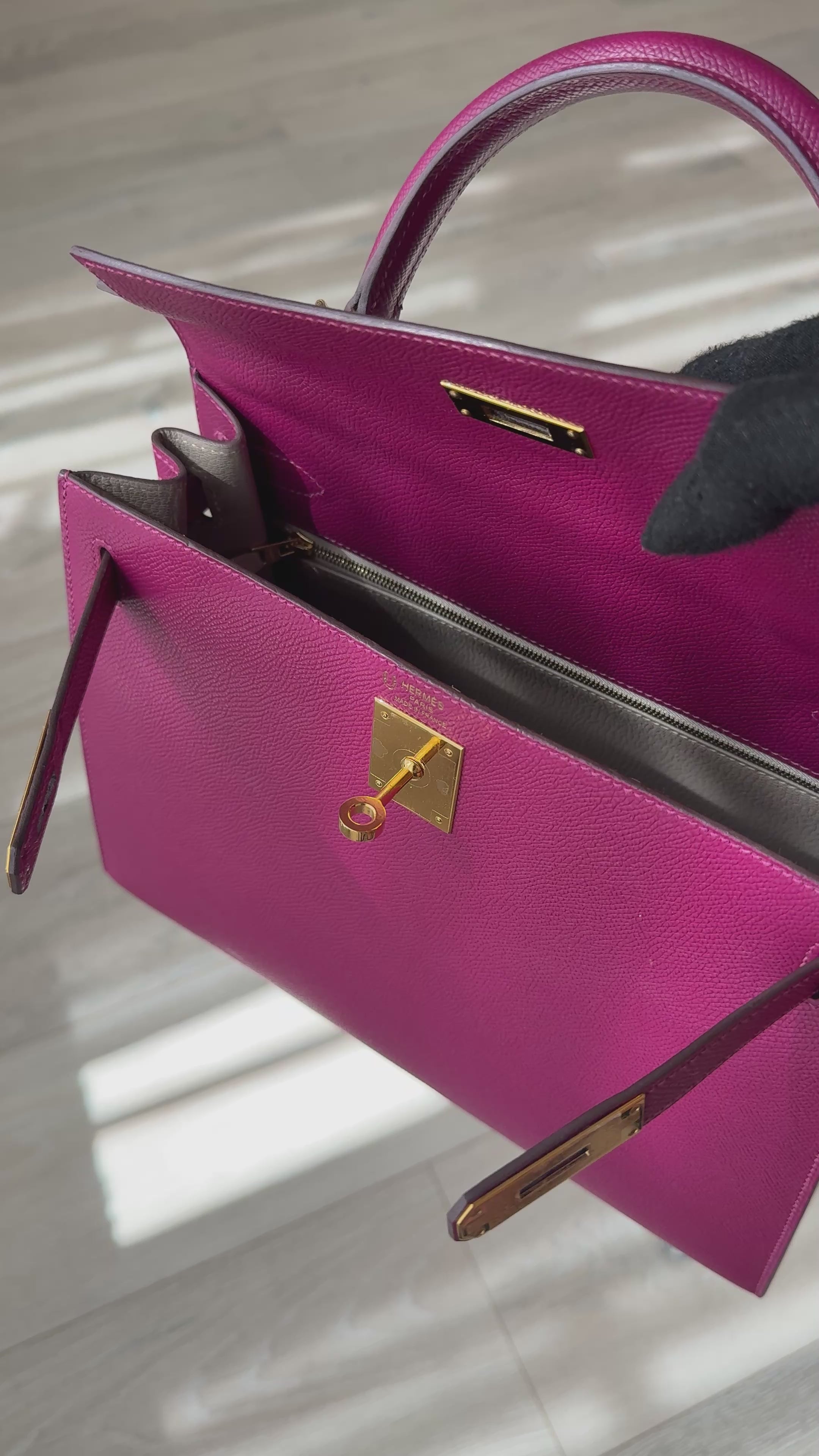 Hermès Kelly 28 In Tosca Epsom Leather With Gold Hardware 100% authentic and preloved in excellent condition