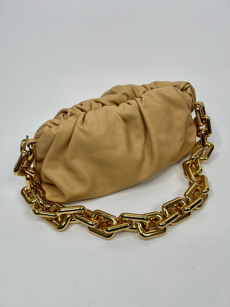 Bottega Veneta The Chain Pouch In Almond Leather