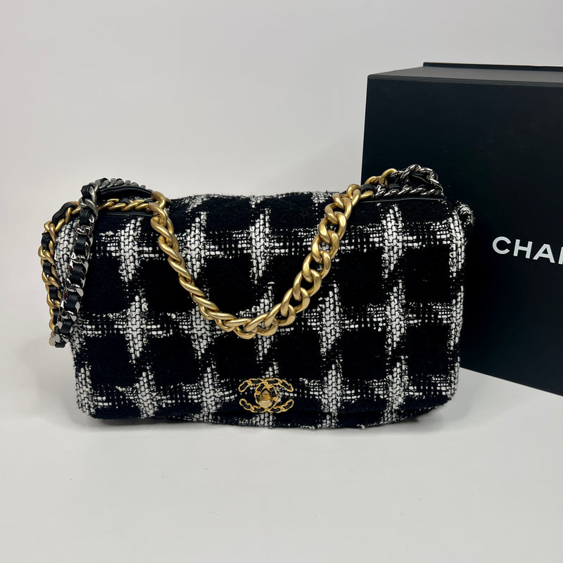Chanel 19 Maxi In Black & White Tweed Fabric